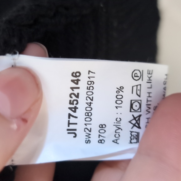 Shein poncho black with pocket - Picture 5 of 5